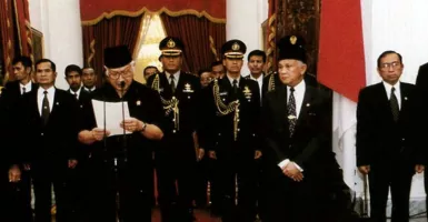 Hari Ini 21 Tahun Lalu, Presiden HM Soeharto Lengser