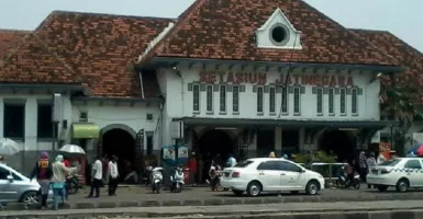 Penumpang KA dari Gambir-Jakarta Dialihkan ke Jatinegara