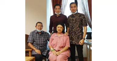 Ani Yudhoyono Kembali Masuk ICU Karena Demam Tinggi