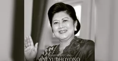 Angkat Peti Jenazah Ani Yudhoyono, AHY dan Ibas Berderai Air Mata