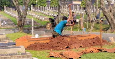 Makam Ani Yudhoyono Sudah Digali Dekat Pusara Ainun Habibie