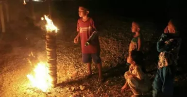 Mudik ke Bengkulu, Kamu Bisa Ikutan Tradisi Bakar Gunung Api Lho