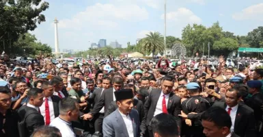 Open House Istana, Jokowi Hampiri Warga di Monas