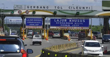 Pintu Tol Cileunyi Bandung macet 2 KM