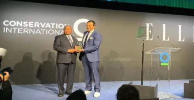 Gubernur Papua Barat Dapat Penghargaan Pahlawan Konservasi Global