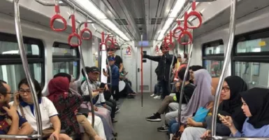 Hari Pertama, 5.000 Warga Coba Layanan LRT Jakarta