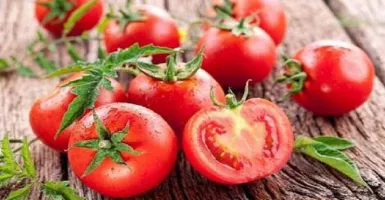 Rajin Konsumsi Tomat Perkecil Resiko Kanker Payudara