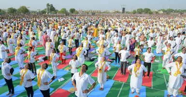 Puncak Perayaan Yoga Internasional Digelar di Candi Prambanan