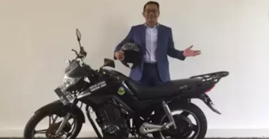 Ridwan Kamil Gunakan Motor Listrik Buatan Anak Bangsa