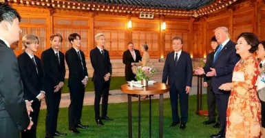 Berkunjung ke Korsel, Donald Trump Akui Ketampanan Boyband EXO