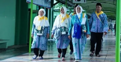 Jemaah Haji Surabaya dan Batam Awali Kloter Pertama ke Tanah Suci