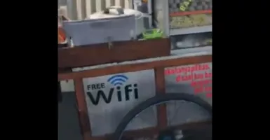 Pedagang Bakso Gepeng Viral, Gerobaknya Dipasang WiFi Gratis!