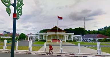 KPK Sita 13 Tas dan Kardus Isi Uang di Rumah Dinas Gubernur Kepri