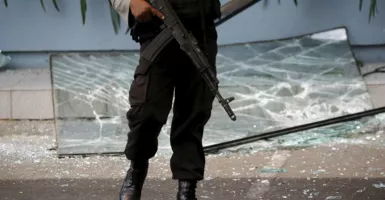 Massa Pembakar Lahan di Jambi, Hajar dan Lucuti Baju Anggota TNI