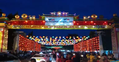 Lampion Pasar Gede diserbu Wisatawan