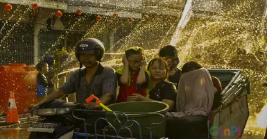 Festival Perang Air di Riau Magnet Bagi Wisatawan