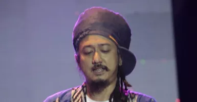 Yuk, Ikutan Goyang Reggae Bareng Ras Muhammad di Skouw