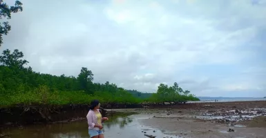 Dulu Primadona, Pantai Mangatasik Kini Kotor dan Tak Terurus