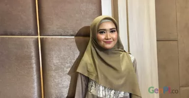 Lulu Elhasbu Bagi Kiat Berbusana saat Traveling Agar Tetap Kece