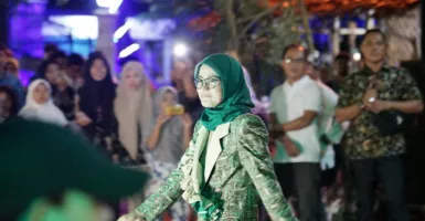 Fashion Show Jelang Seba Baduy, Bupati Lebak Jadi Peraga Busana