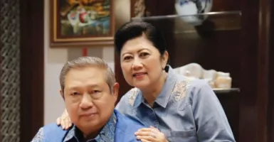 SBY Minta Mencium Bu Ani Terakhir Kali Sebelum Dikebumikan
