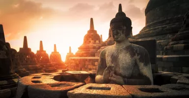 Peringati Hari Purbakala, Ratusan Siswa Bersihkan Candi Borobudur