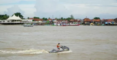 HUT 1336 Kota Palembang, Agung Raya Menangkan Lomba Perahu Bidar