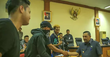 Temui Perwakilan Suporter PSPS Riau yang Berdemo, ini Kata Wagub