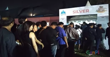 Rela Antre Demi Nonton Yanni Malam Ini di Prambanan Jazz Festival