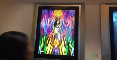 Wow! Bioskop Sudah Pajang Poster Film Wonder Woman Berkostum Baru