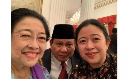 Puan Maharani Pamer Selfie Bareng Prabowo dan Megawati, Ada Apa? - GenPI.co