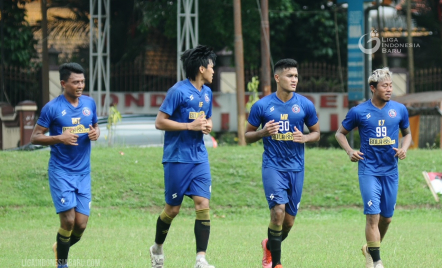Peluang Juara Liga 1 Menipis, Pelatih Arema FC Buka Suara - GenPI.co