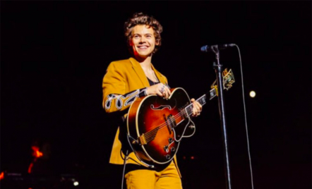 Harry Styles dan Zoe Kravitz Tertangkap Mesra, Kenali Tanda Hubungan Paling Bahagia - GenPI.co