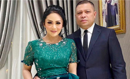 Krisdayanti dan Raul Lemos Harmonis, Cara Menjaga Komunikasi dalam Pernikahan - GenPI.co