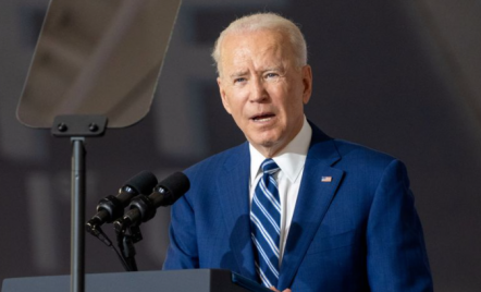 Joe Biden Beri Nasihat Percintaan ke Seorang Gadis Muda - GenPI.co