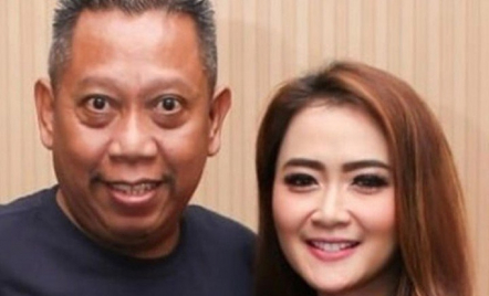 Vega Darwanti Sebut Kondisi Tukul Arwana Makin Segar, Masih Terapi Bicara - GenPI.co