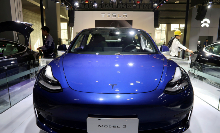 Ada Masalah Teknis, Lebih dari 80 Ribu Mobil Tesla Ditarik dari China - GenPI.co