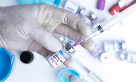 MUI Mengeluarkan Fatwa Haram Vaksin Covid-19 asal India - GenPI.co