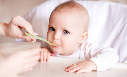Cara Memberi Makan untuk Anak yang Sedang Tumbuh Gigi, Simak Mom - GenPI.co