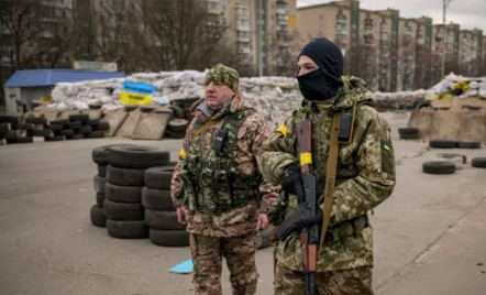 Tampilkan Video Tawanan Perang, Ukraina Langgar Konvensi Jenewa - GenPI.co