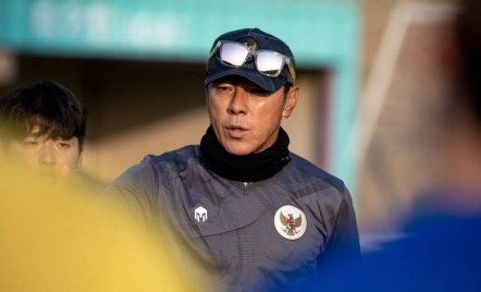 Shin Tae Yong 4-0 PSSI, Kata Akmal Marhali - GenPI.co