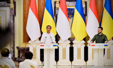 Di Tengah Perang Rusia dan Ukraina, Aksi Jokowi Bertemu Zelenskyy - GenPI.co