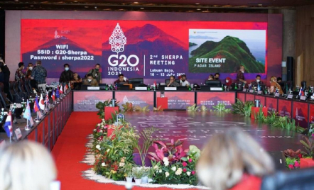 Masyarakat Ingin Indonesia Undang Rusia ke G20, Kata SMRC - GenPI.co