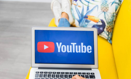 Aturan Konten YouTube Buat Jaminan Bisa Bikin Bank Peduli Seniman - GenPI.co