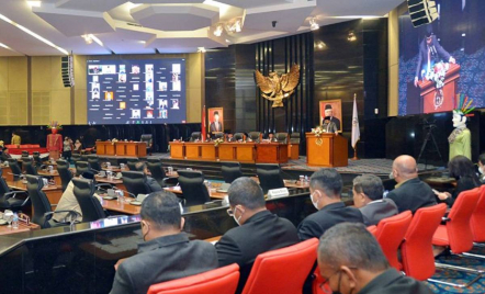 Rapat Paripurna Dihadiri 15 Orang Secara Fisik, Fraksi PDIP Tegas - GenPI.co
