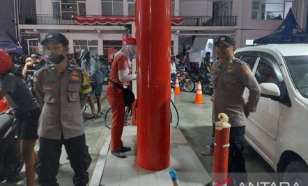 Polisi Sikat Pelaku Penimbun BBM di Lombok Tengah, Nggak Ada Ampun - GenPI.co