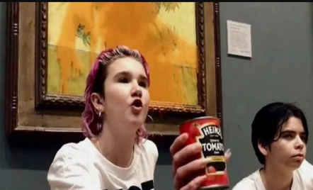 OMG! Aktivis Lingkungan Nekat Menyiramkan Sup Tomat ke Lukisan Van Gogh - GenPI.co
