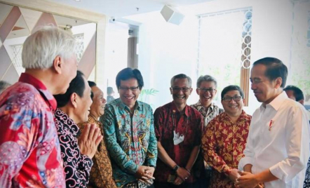 Reuni Jokowi dengan Teman Kuliah di UGM, Singgung Soal Ijazah - GenPI.co