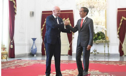 Presiden FIFA Bertemu Jokowi di Istana Merdeka, Bahas 5 Poin Penting - GenPI.co