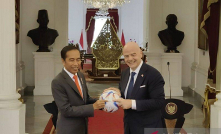 Tak Ada PSSI Saat FIFA ke Istana Merdeka, Jokowi Beri Respons - GenPI.co
